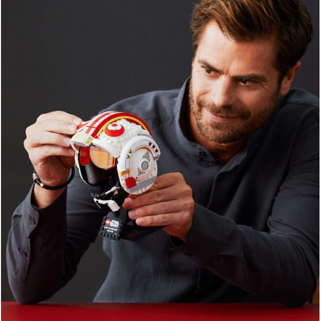 LEGO® Star Wars™ Luke Skywalker (Red Five) Helmet 75327